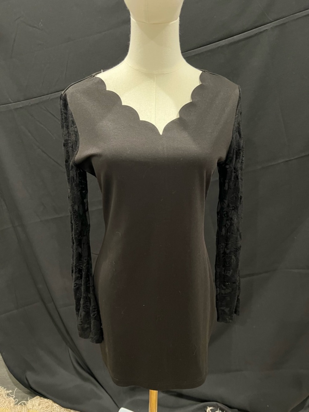 Black Scallop Neck Long-Sleeve Dress